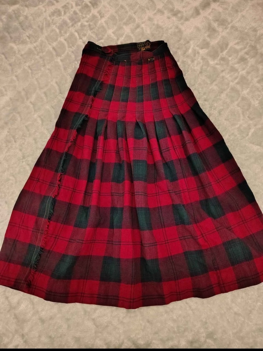 Pleated A-Line Plaid Midi Skirt in Red and Green